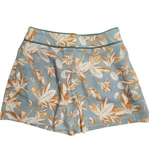 H & M Floral Print Shorts Pale Blue Gray and Orange Front Pockets Size 2